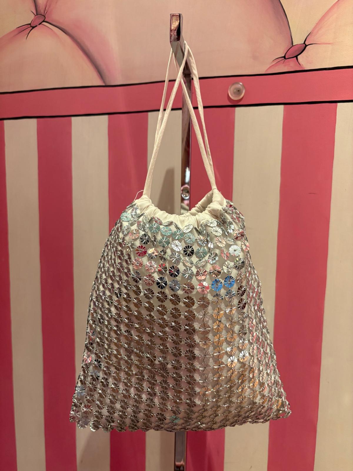 Isabelle Blanche Paris pochette in paillettes argento