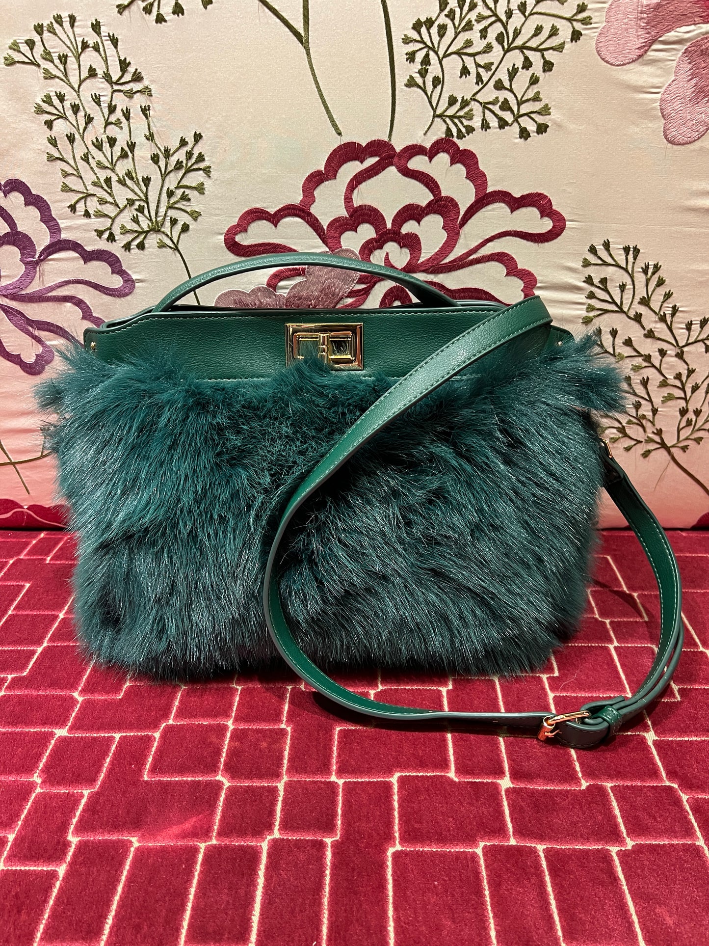Borsa ecopelliccia verde con tracollina