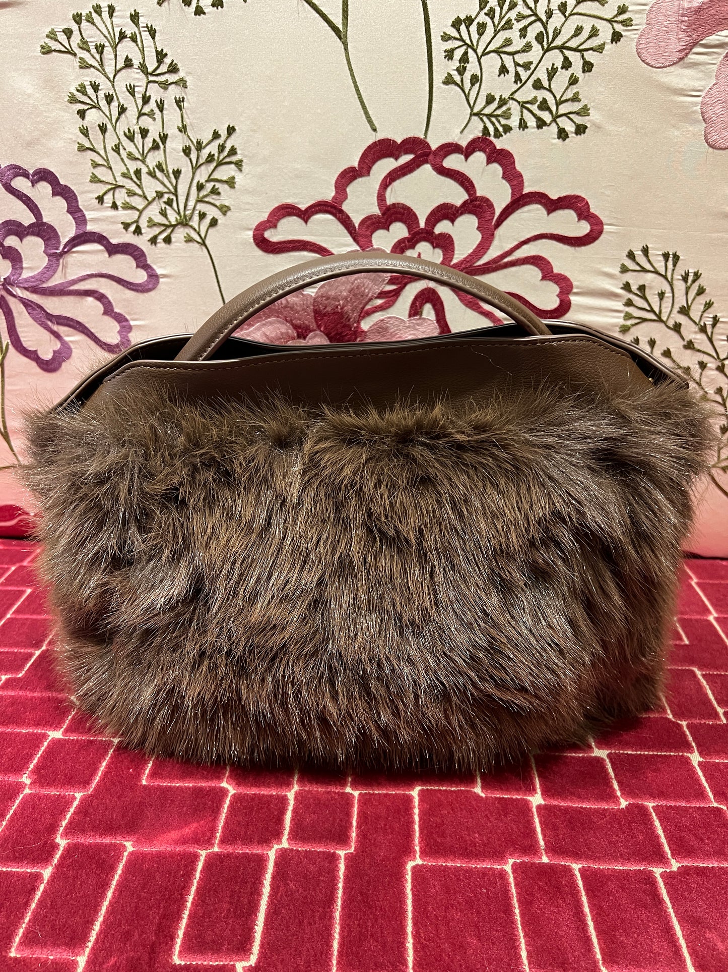 Borsa ecopelliccia cioccolato  con tracolla