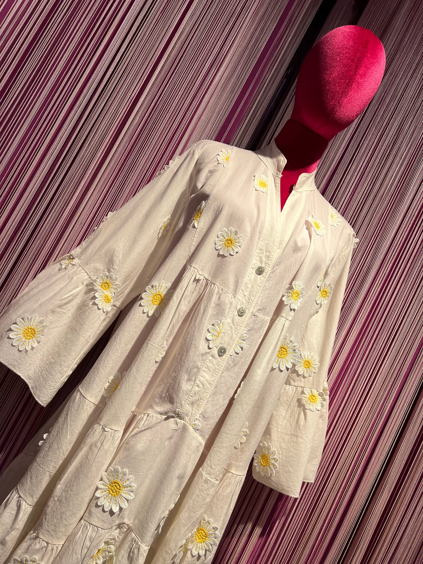 Mon amour Paris abito corto in cotone bianco con applicazioni margherite