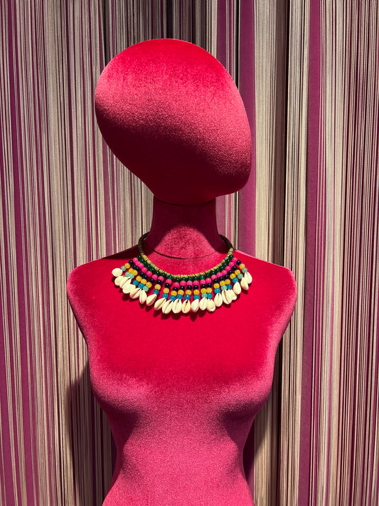 Collana girocollo perle colorate e conchiglie
