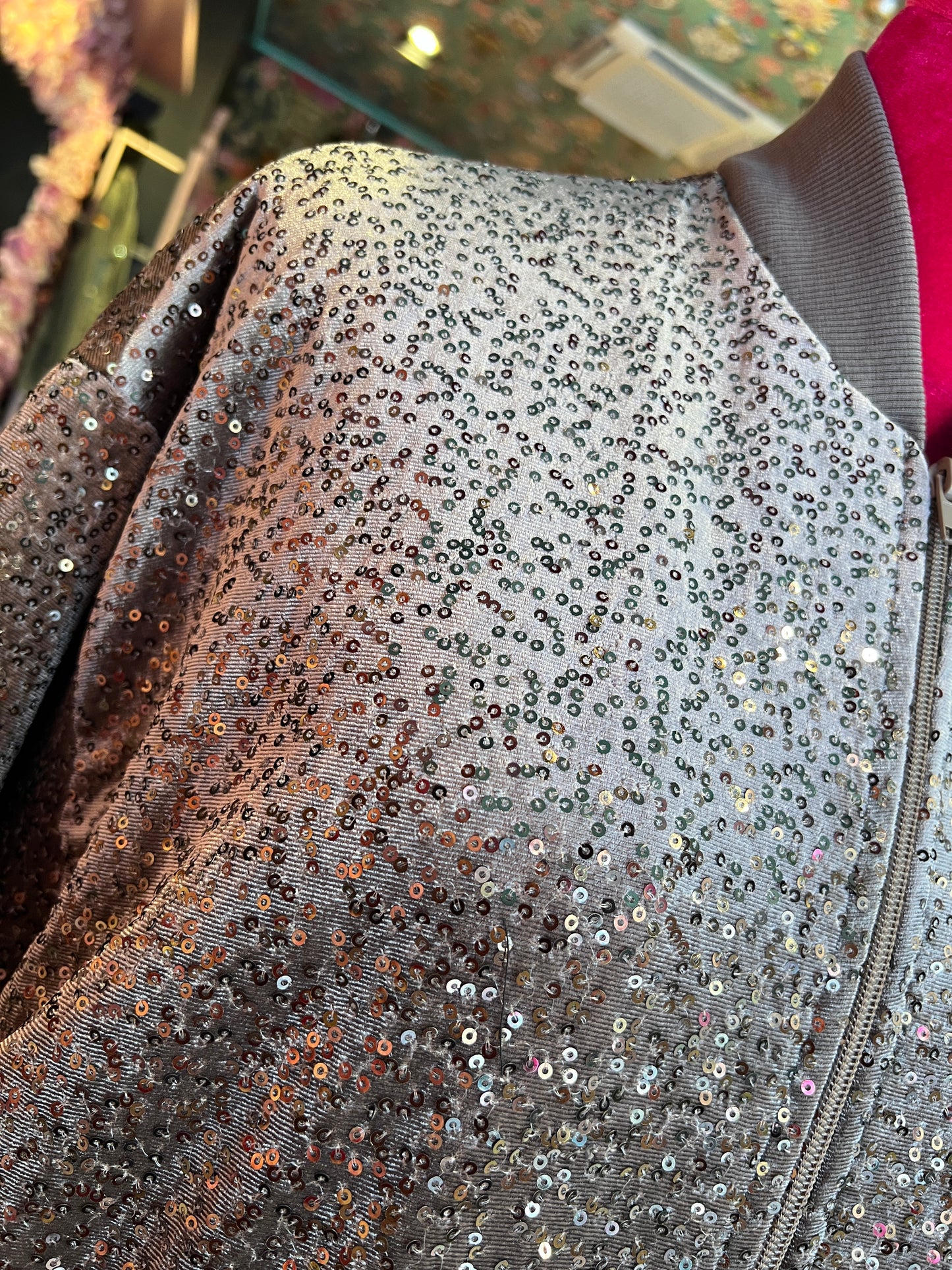 Don’t @me bomber grigio in velluto con micro paillettes