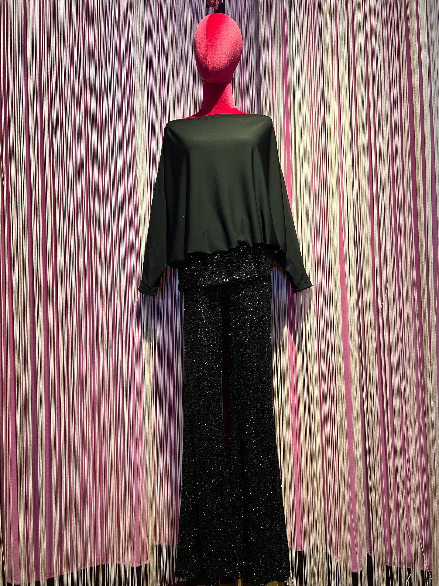 The room completo nero blusa e pantalone dí paillettes