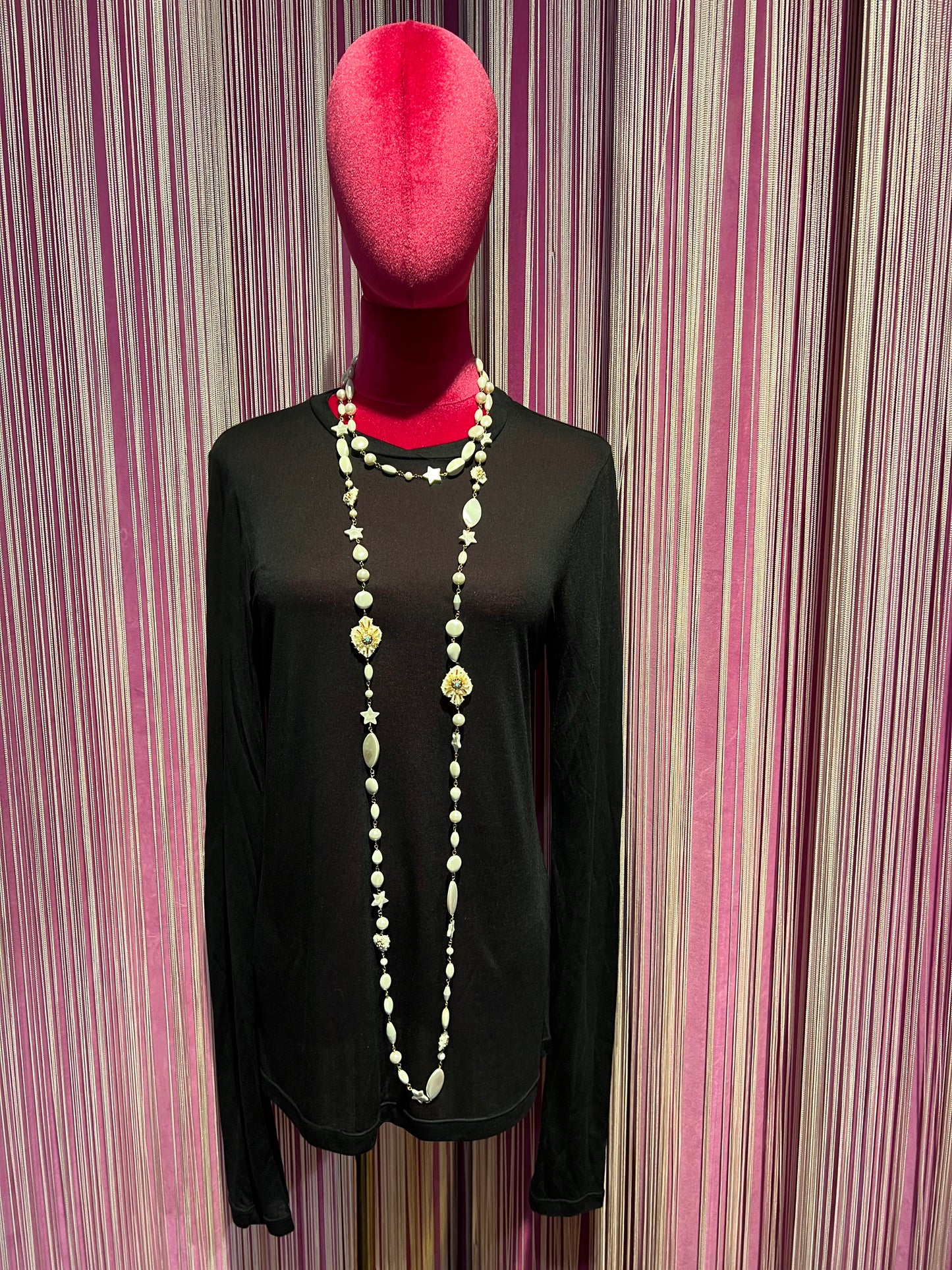 Collana lunga madreperlata e velluto bianca cuori di velluto e perline oro
