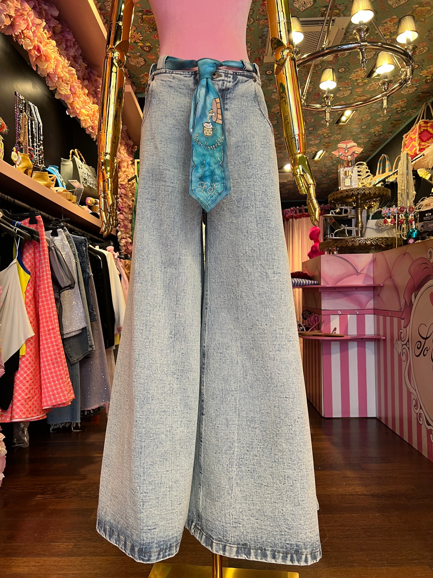 Front street jeans largo super aged con cinta cravatta