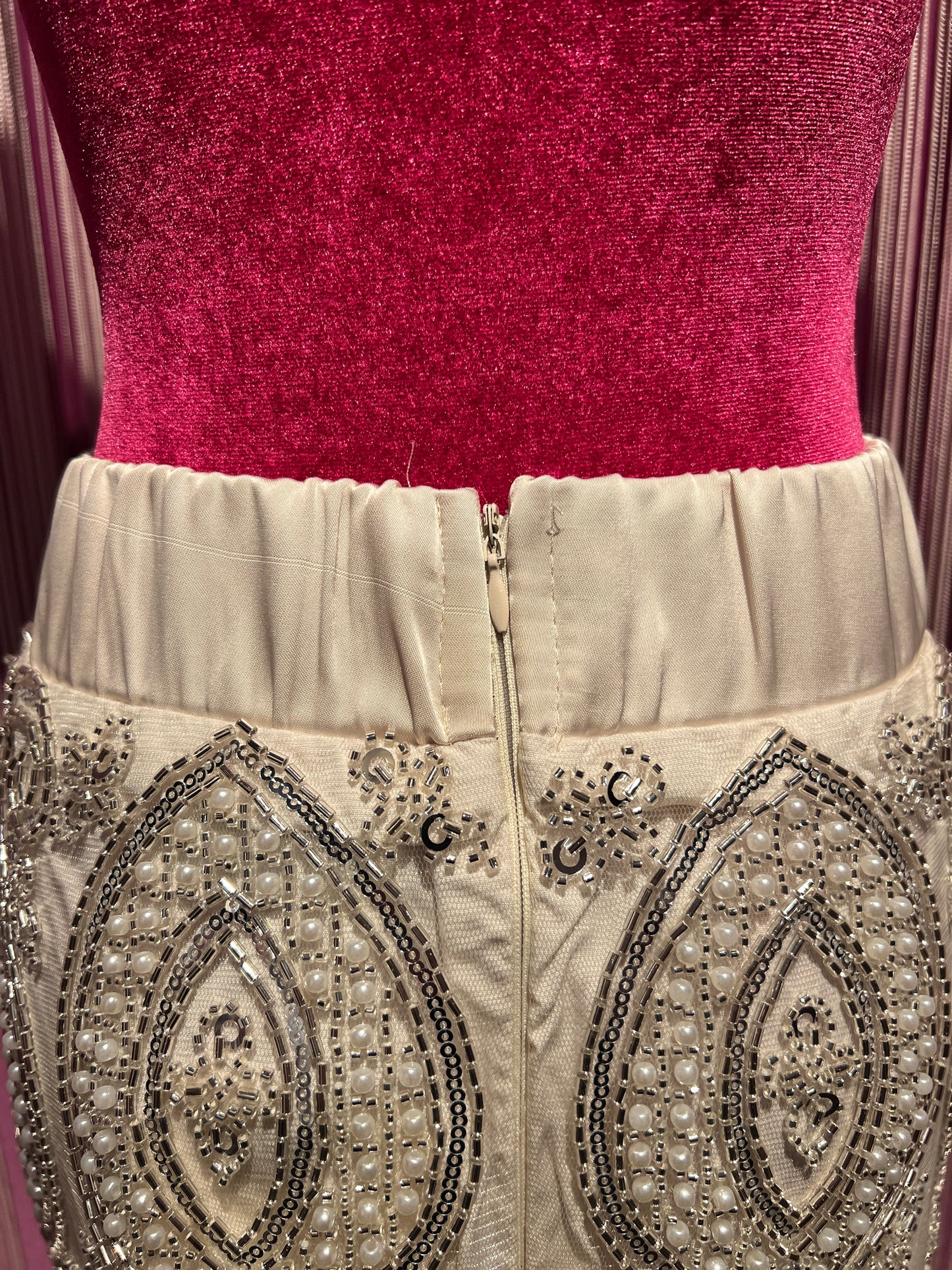 Front street gonna ricamata paillettes e perle panna
