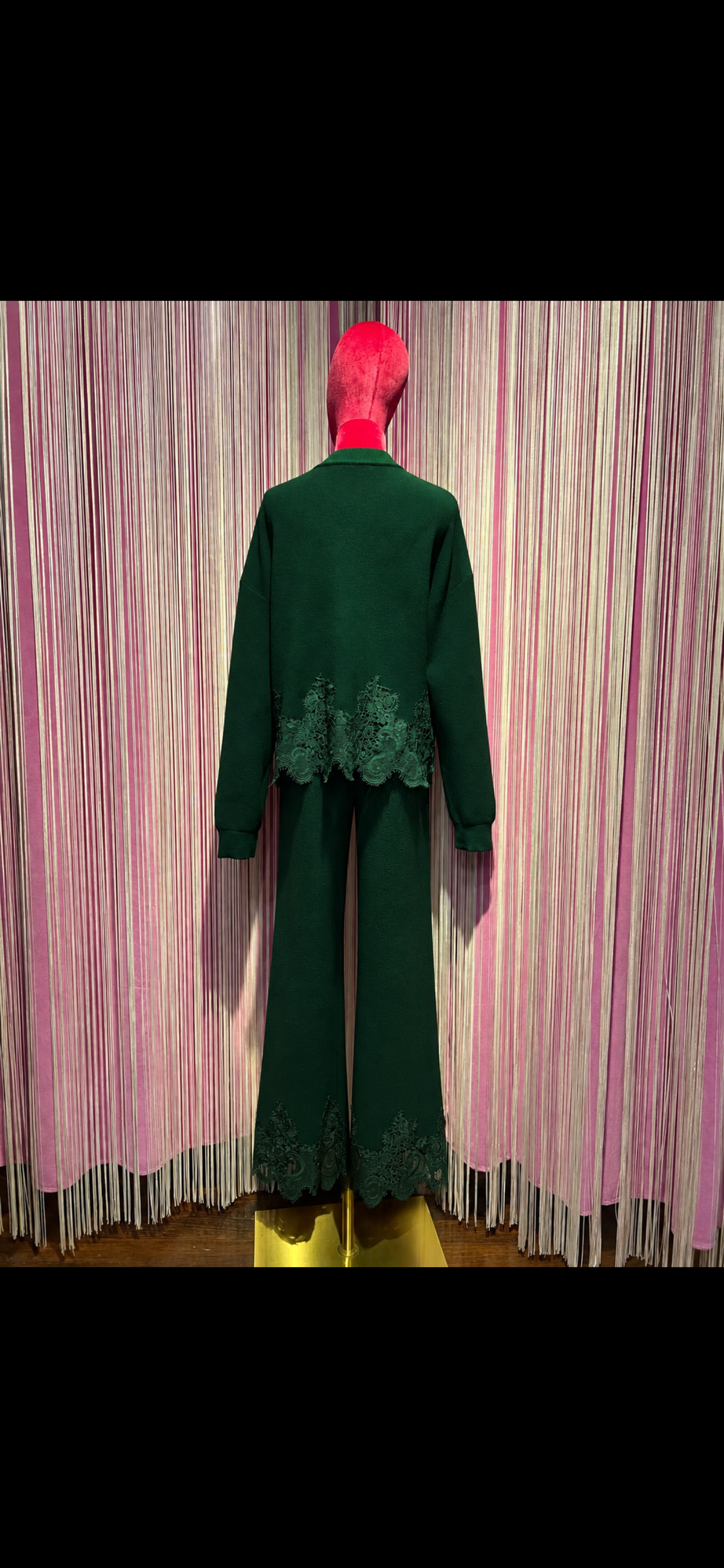 The room completo maglia e pantalone con pizzo verde