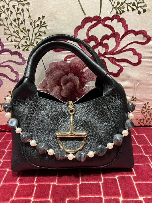 Borsa pelle nera con tracolla perle e pietre grigie,pochette nera