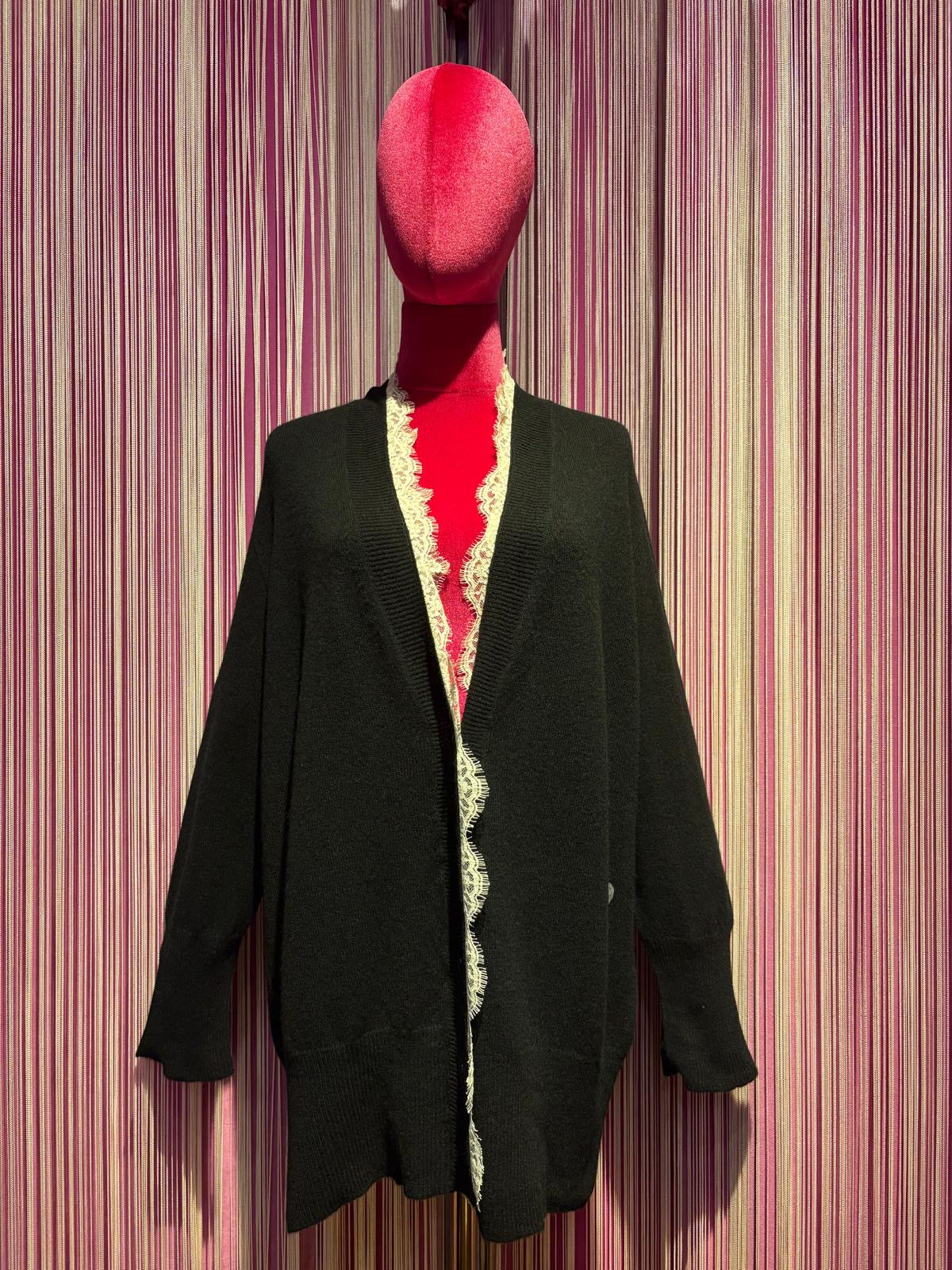 Pink memories cardigan nero con pizzo panna