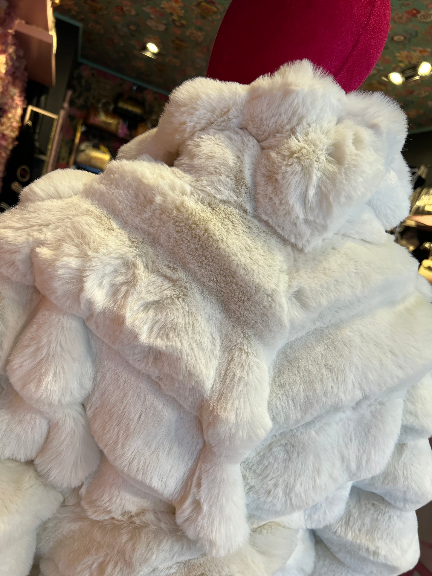 Uncommon cappotto lungo ecopelliccia cincilla’ panna con cinta
