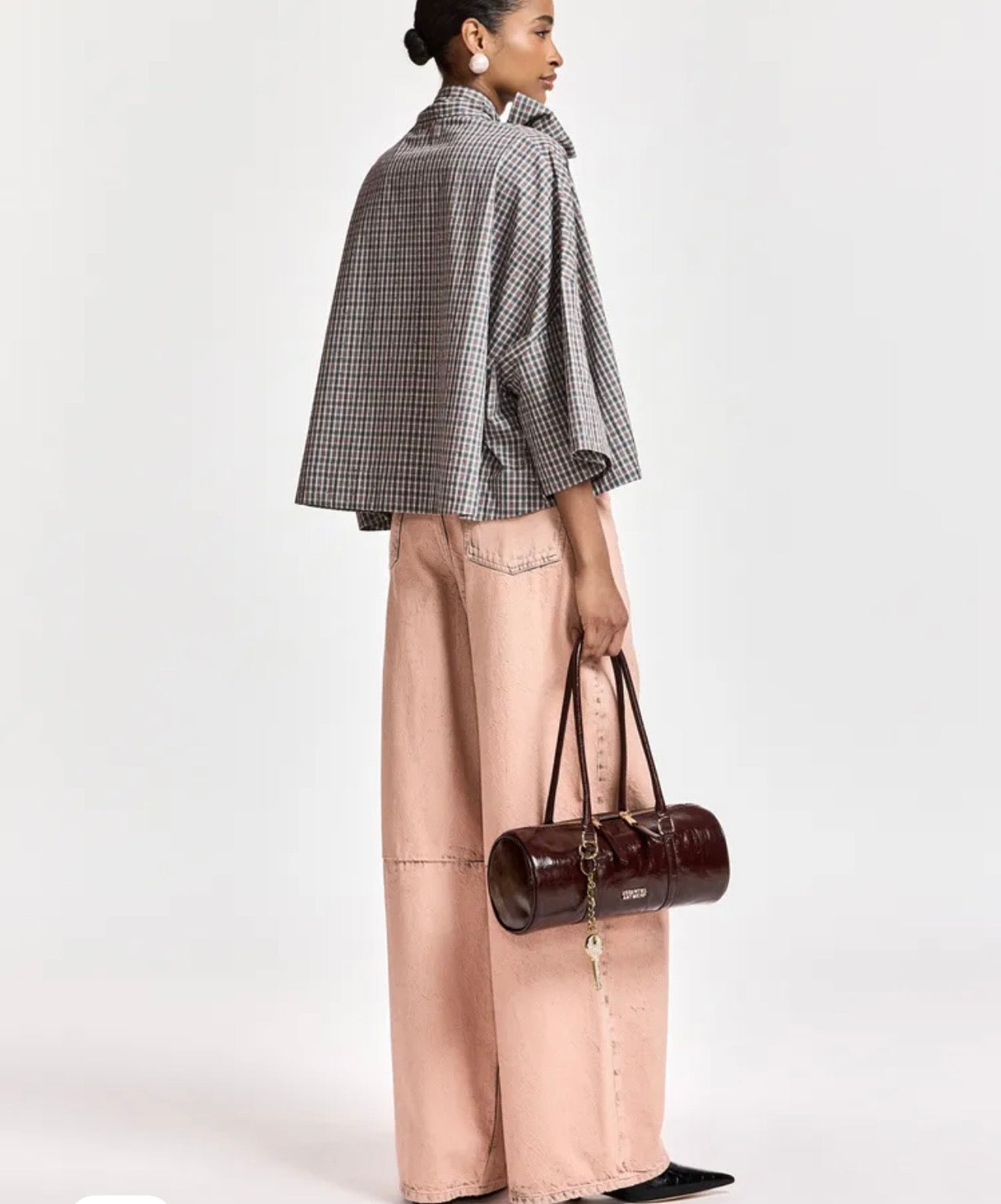 Essentiel antwerp camicia colletto con fiocco fantasia a quadri mattoni grigio scuro e bianco , applicazioni strass, manica a campana