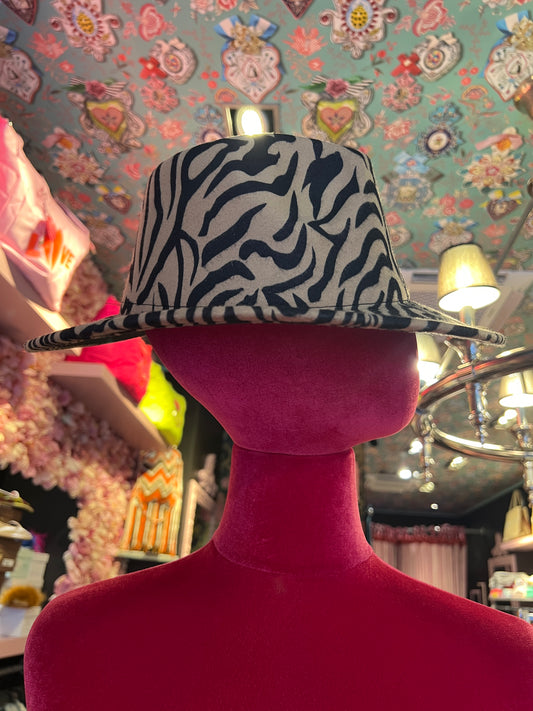 Love & roses cappello motivo zebrato beige e nero