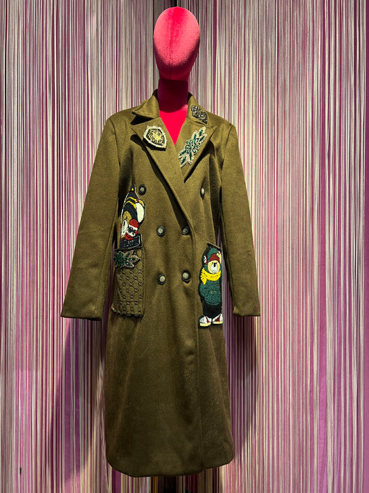 ABpink 🩷cappotto doppiopetto cioccolato patch teddy , perline e tessuto GG