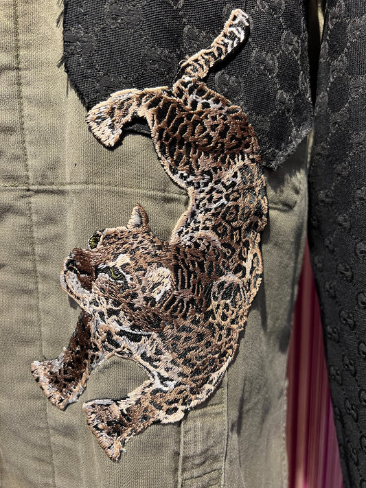 ABpink 🩷 la verdina , giacca militare con patch tigre , cuore sacro paillettes e tessuto nero GG