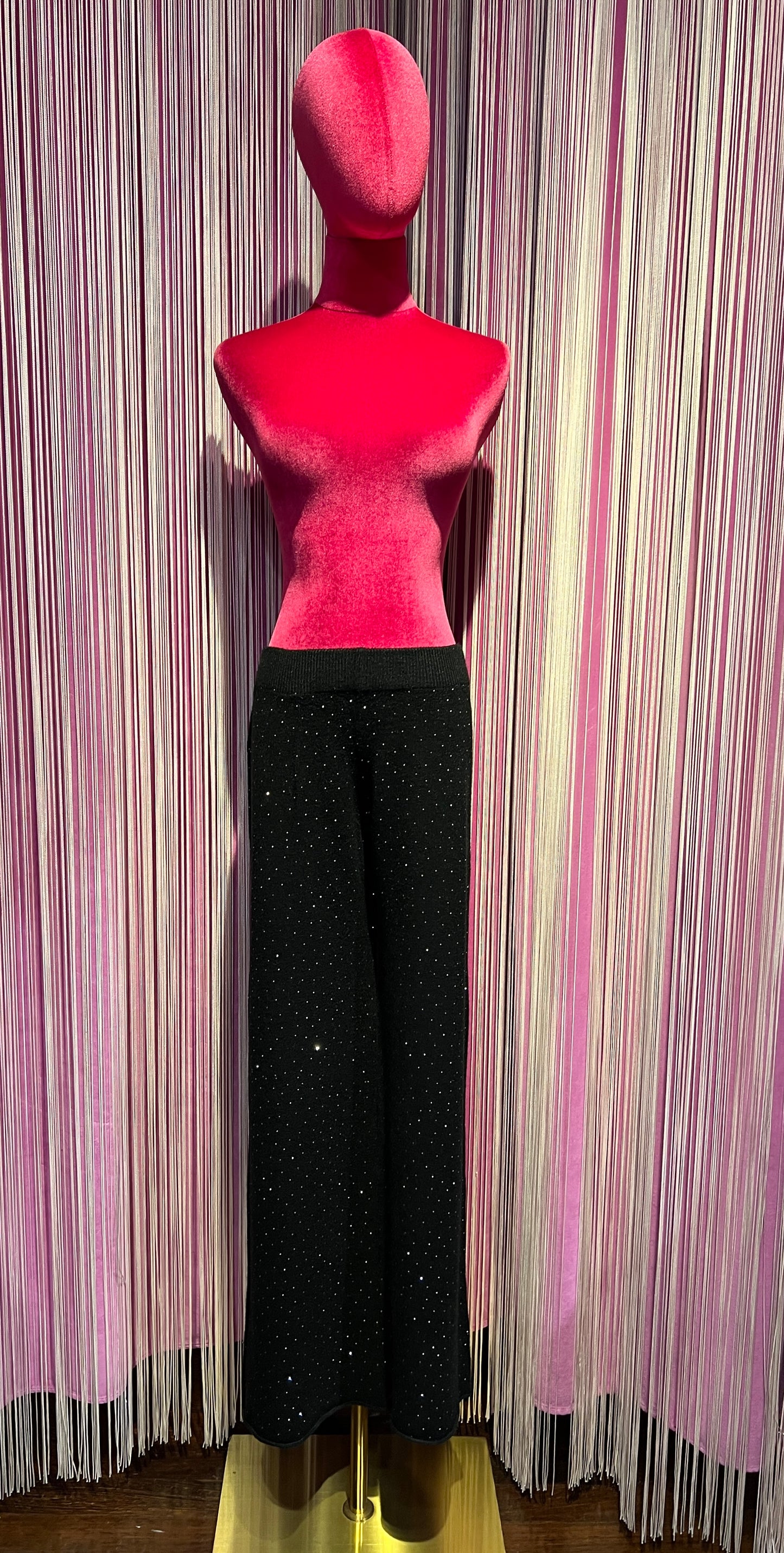 The room completo nero maglia e pantalone pois di cristalli