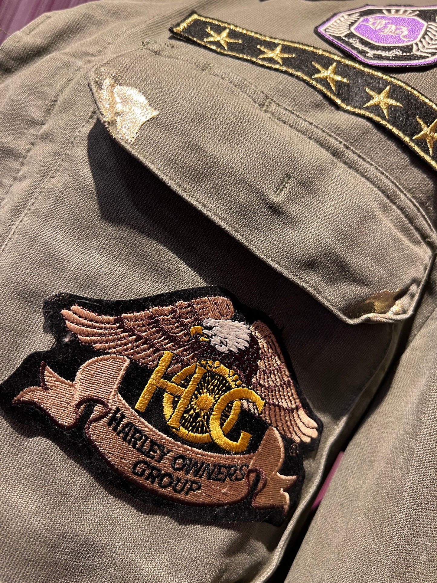 ABpink 🩷 giacca la verdina verde militare unisex con patch lone wolf , topolino