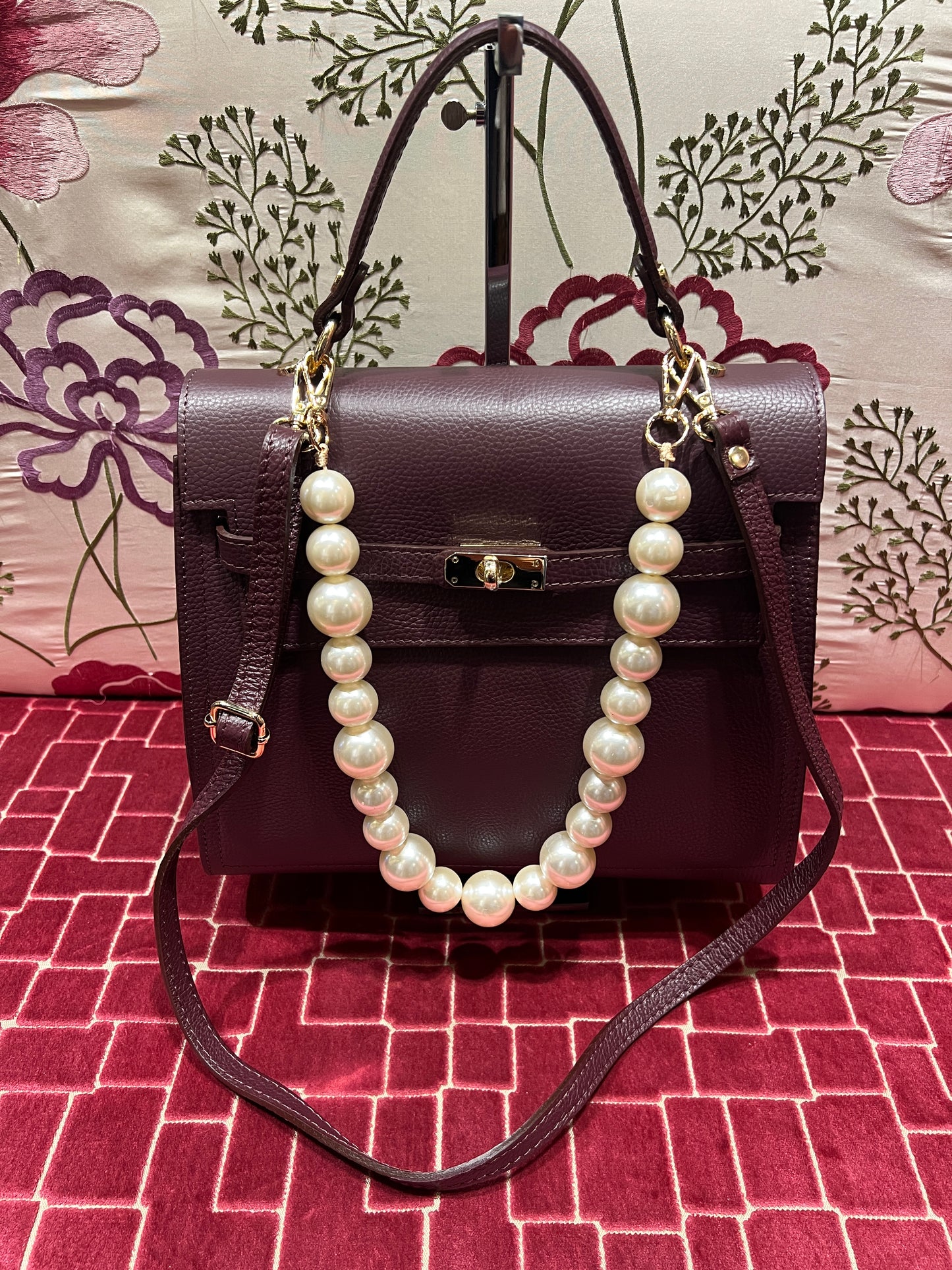 Borsa pelle Burgundy con tracolla e perle