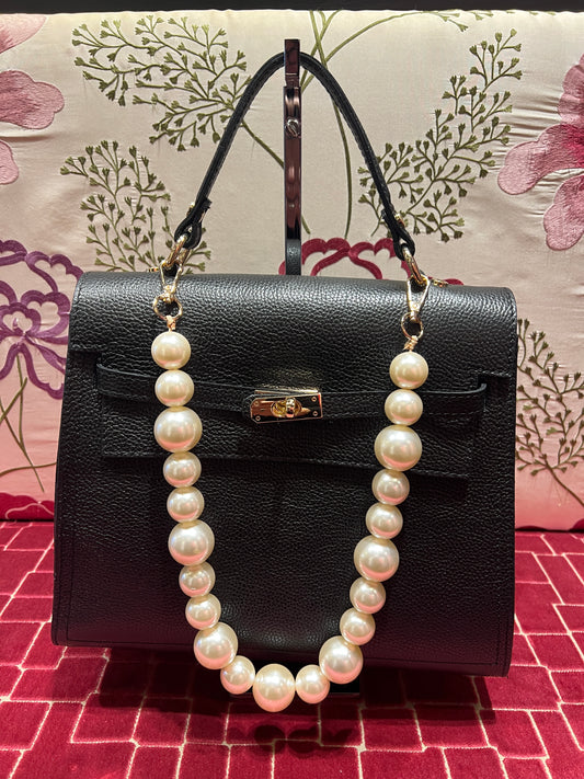Borsa pelle nera con perle e tracolla