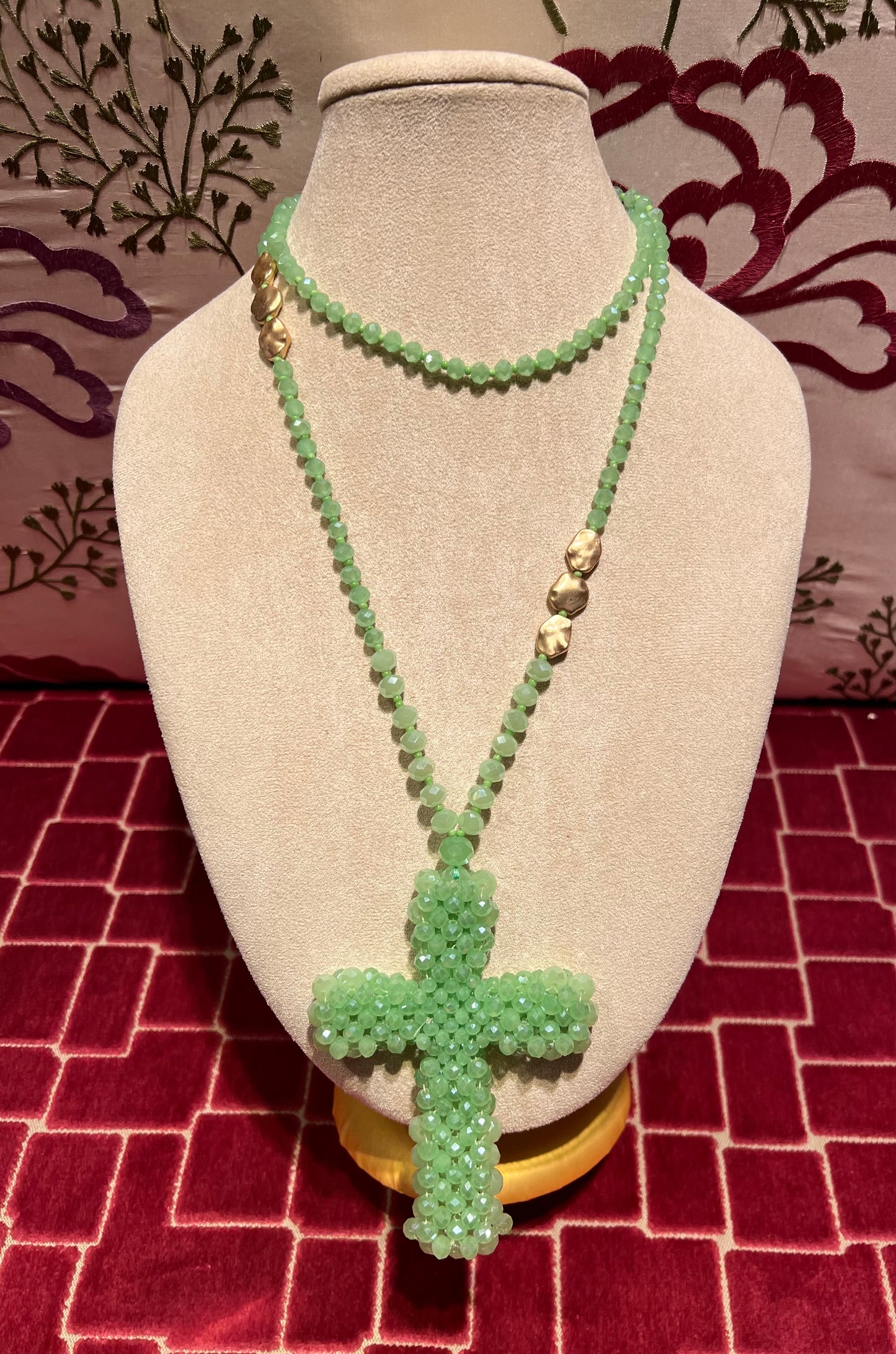 Collana lunga croce verde