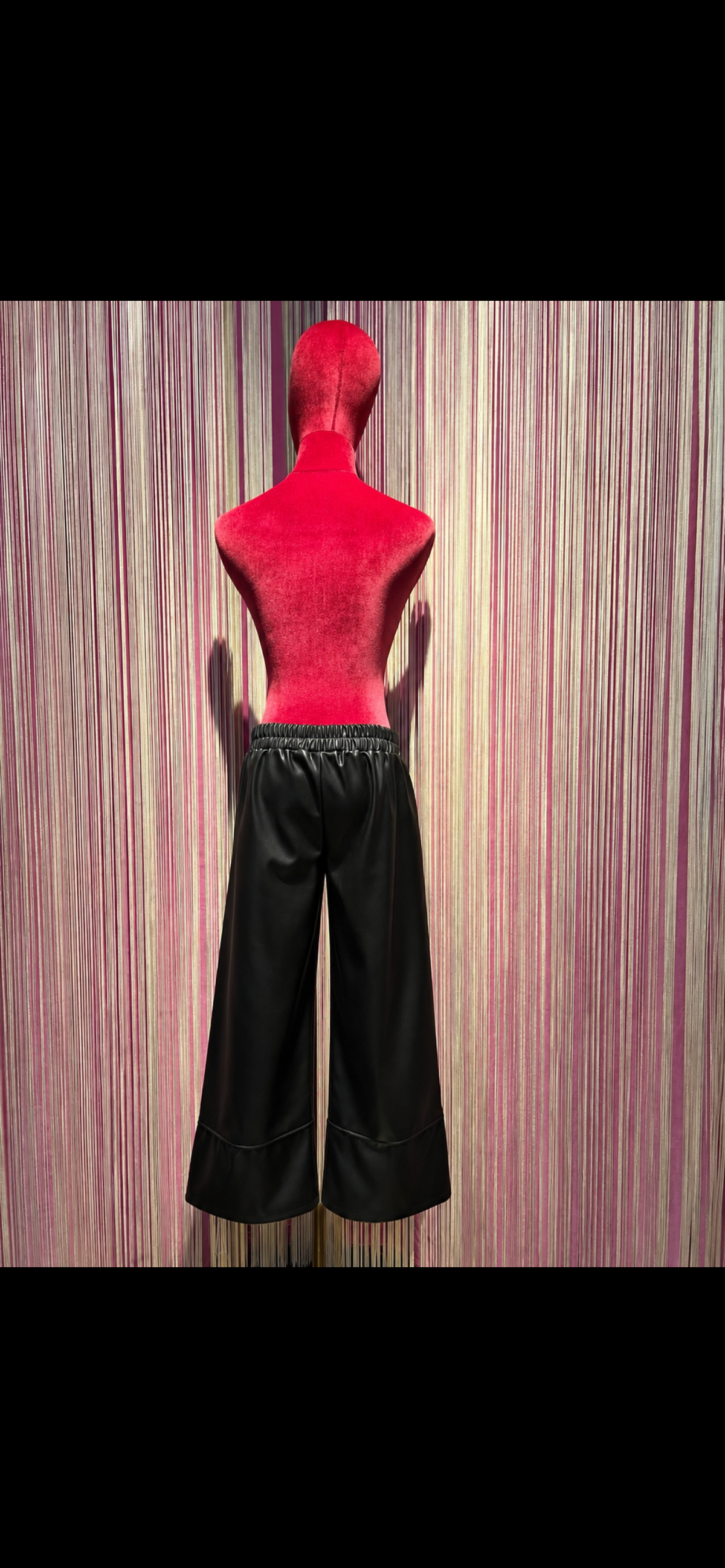 The room pantalone simil pelle nero