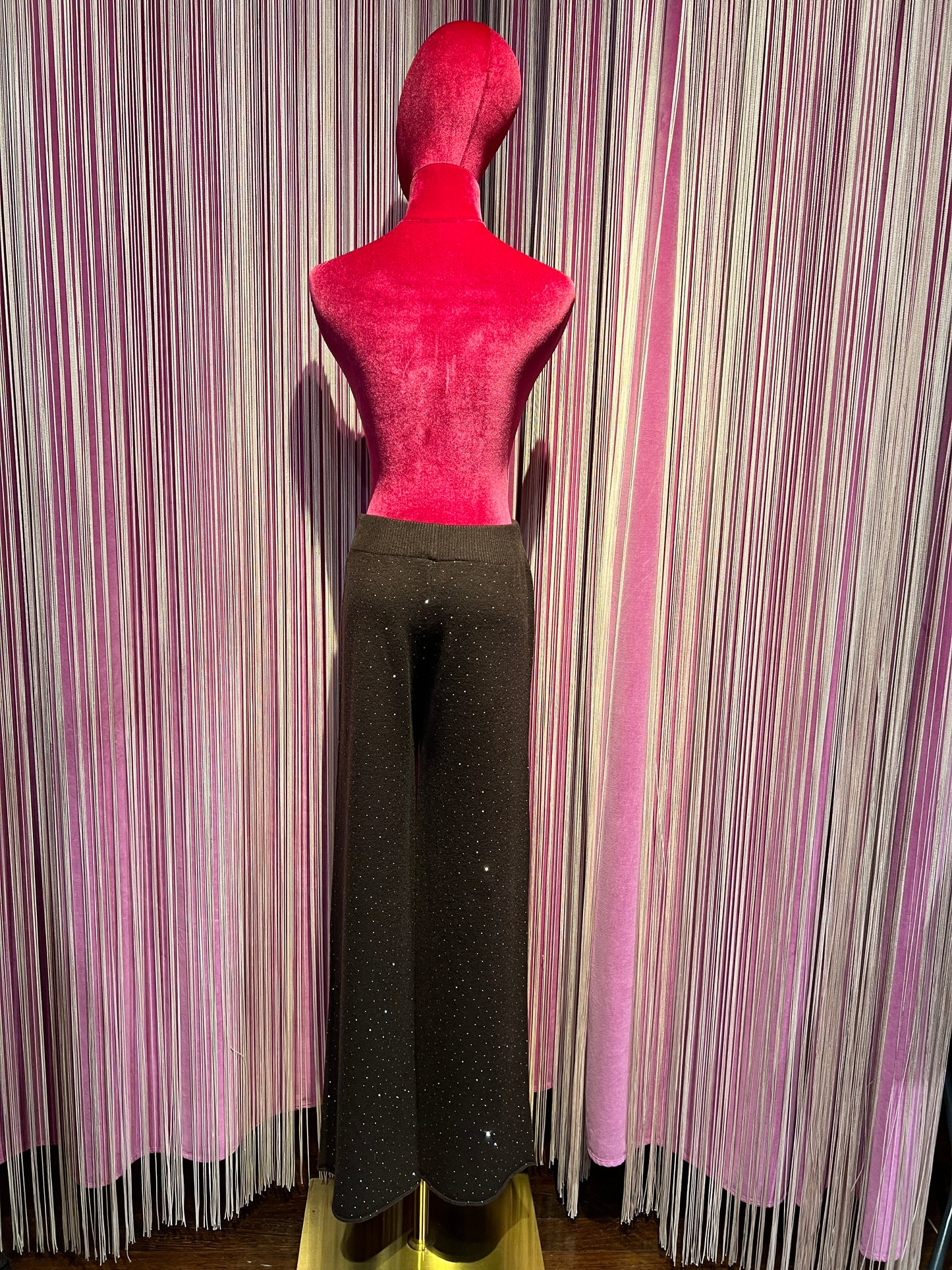 The room completo marrone maglia e pantalone con pois cristalli