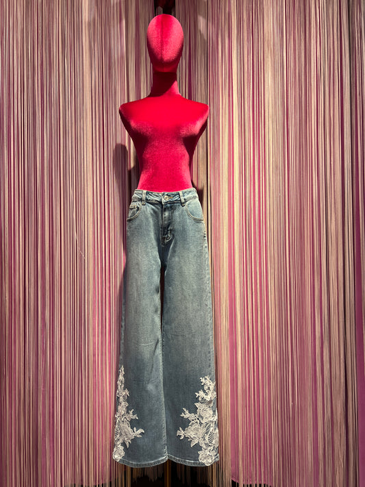 Love & roses jeans zampa con pizzo bianco