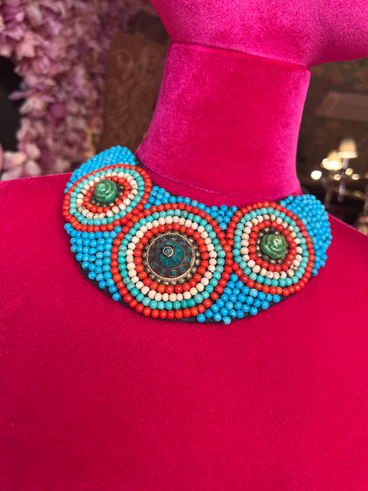 Collana girocollo laccetto nero turchesi  e coralli