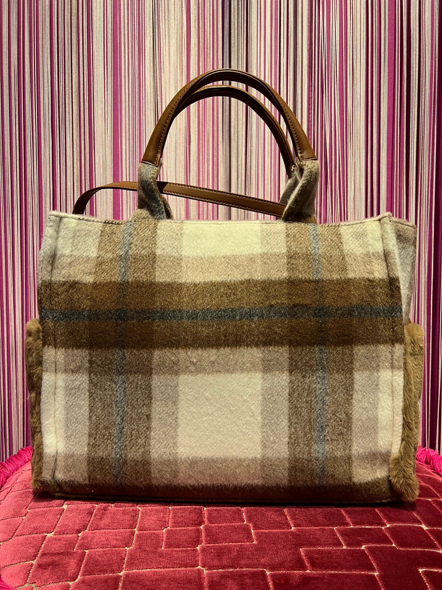 Rue Madam borsa due manici con tracolla fantasia tartan panna / marrone con tasche esterne pelliccia ecologica