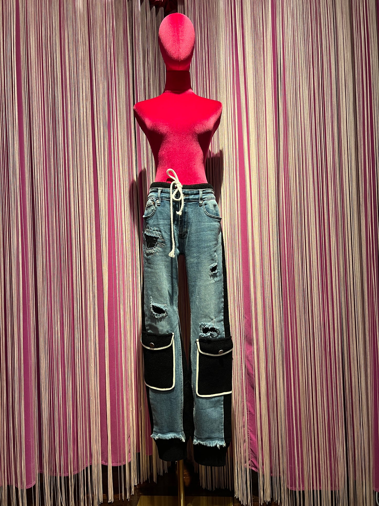 Love & roses jeans con inserti in tessuto, coulisse in vita e cannole’ caviglia