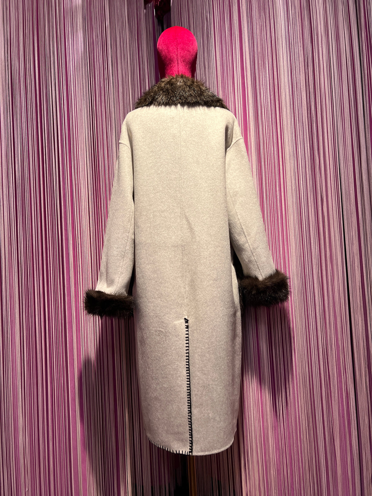 Front street cappotto doppiopetto panna con pelliccia collo (rimovibile ) polsi e tasche