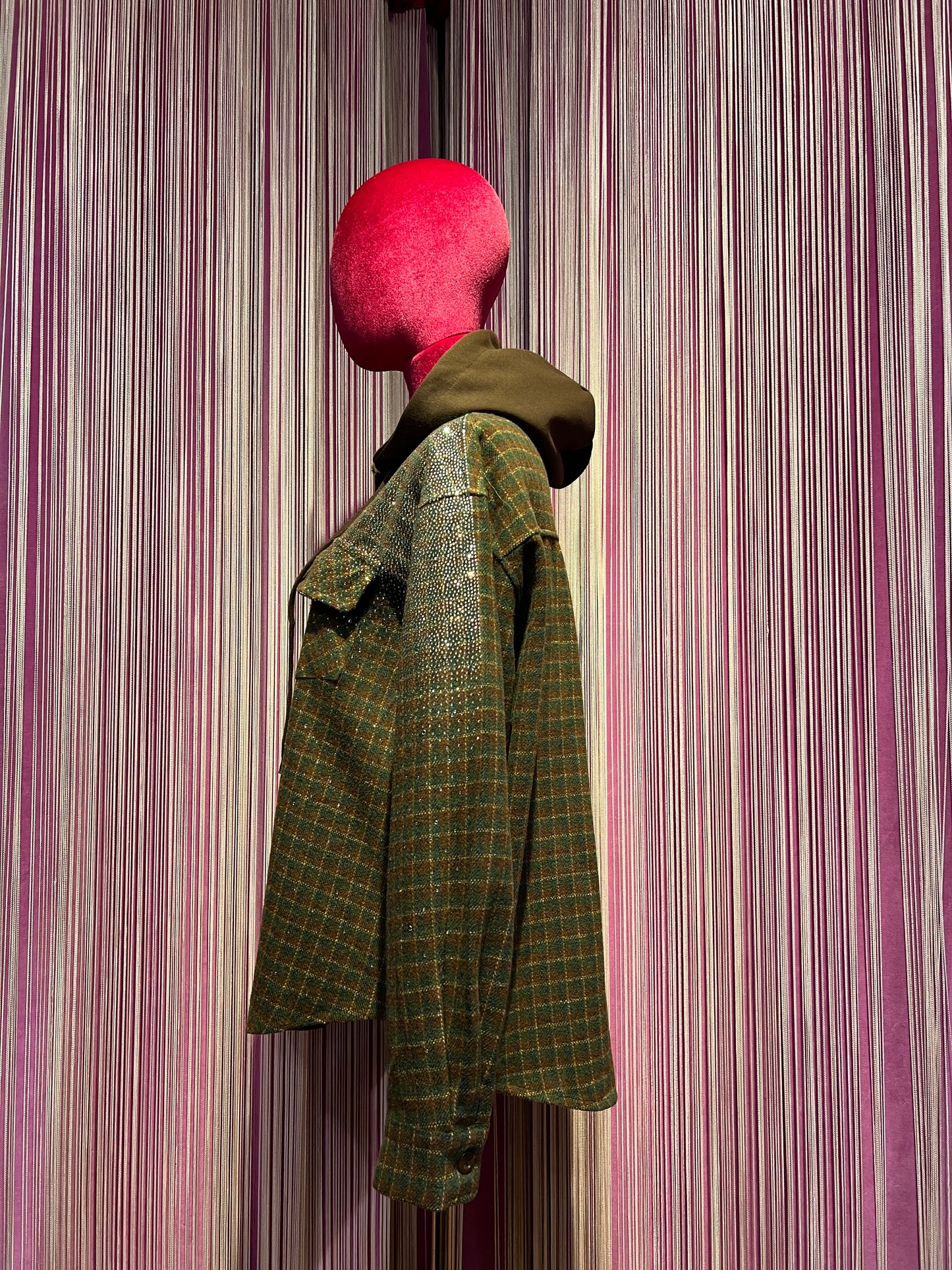 The room camicia giubbotto con cappuccio ,fantasia quadri e cristalli