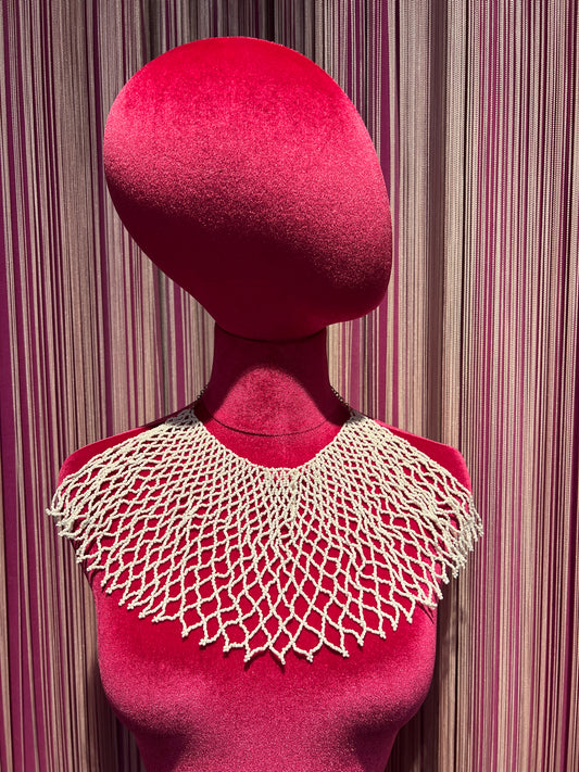 Collana girocollo perline bianche