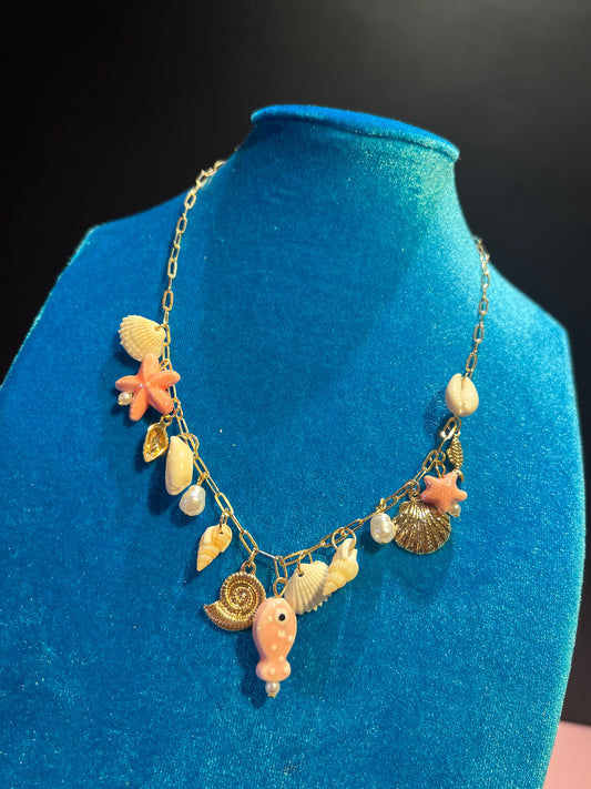 Collana girocollo con charms conchiglie stelle marine