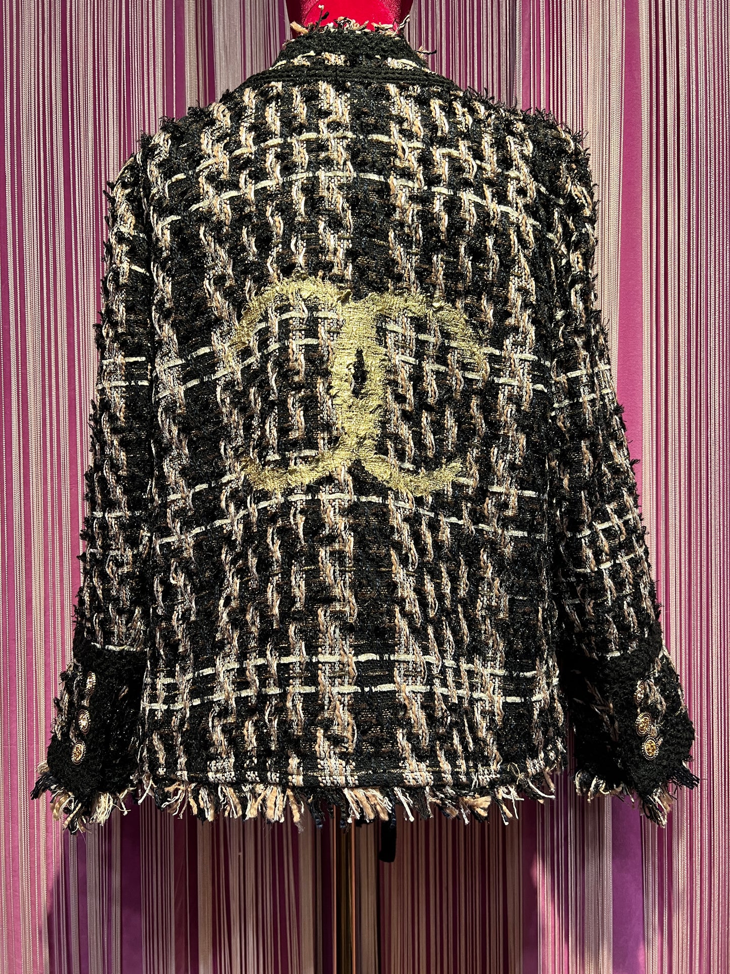 ABpink 🩷 giacca in tweed  nera e oro con fiocco panna