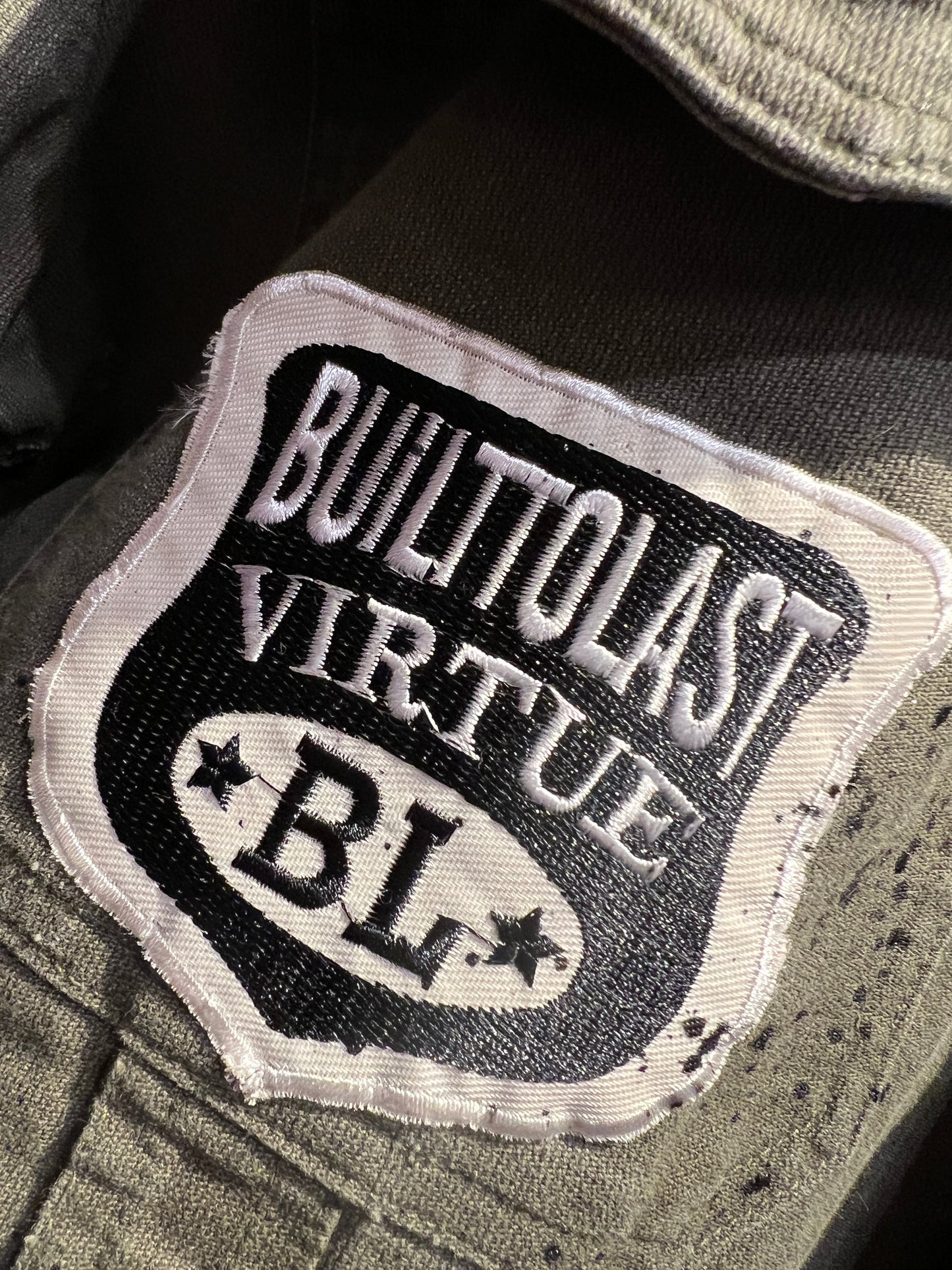 ABpink 🩷giacca la verdina unisex verde militare patch bocca e applicazioni jeans e braccio di ferro