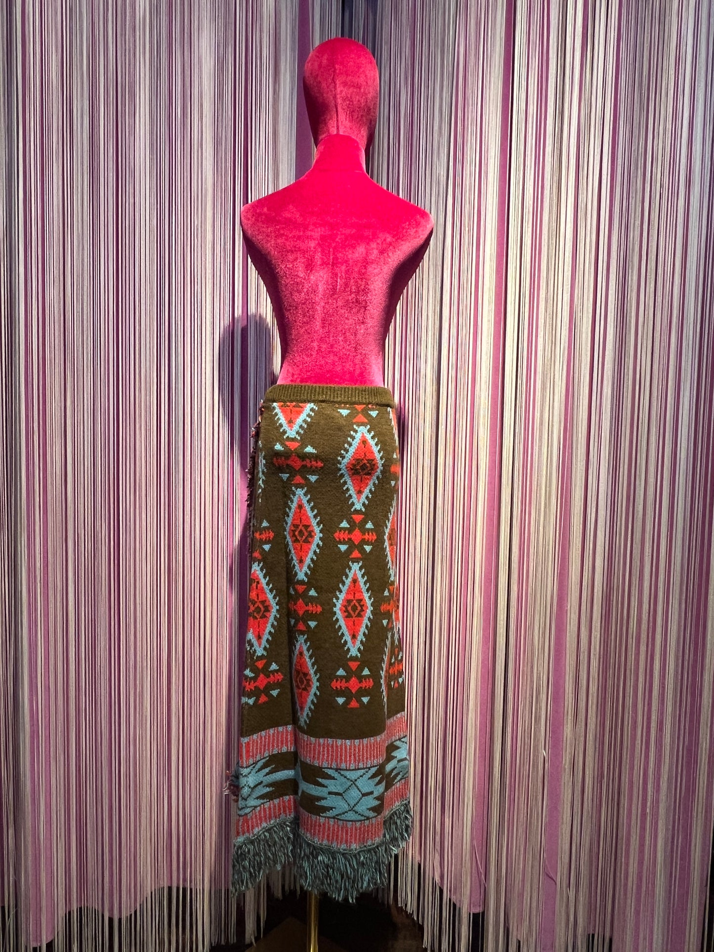 Colour market gonna jacquard con frange marrone rosso e turchese