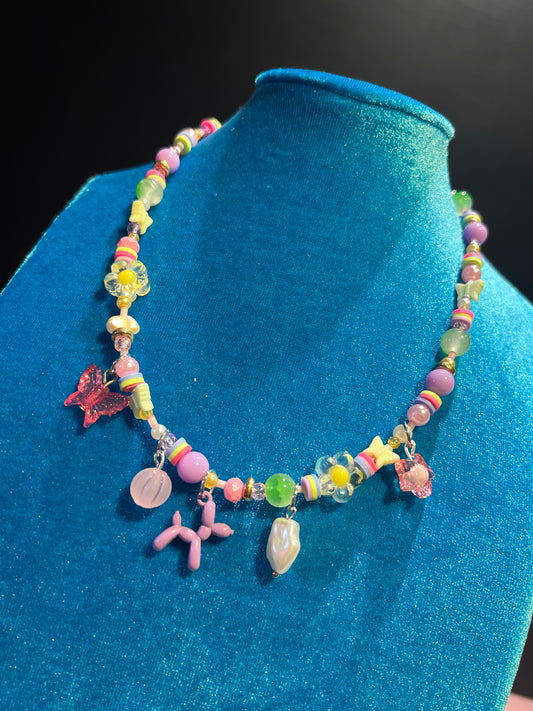 Collana girocollo multicolor con charms cagnolino farfalle