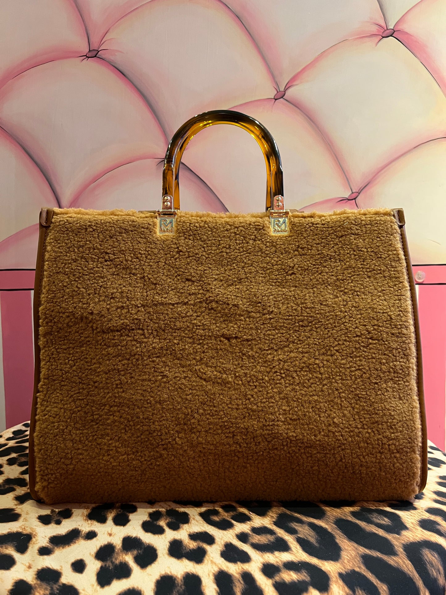 Rue Madam Paris borsa due manici con tracolla ecopelliccia biscotto Marvin tote winter