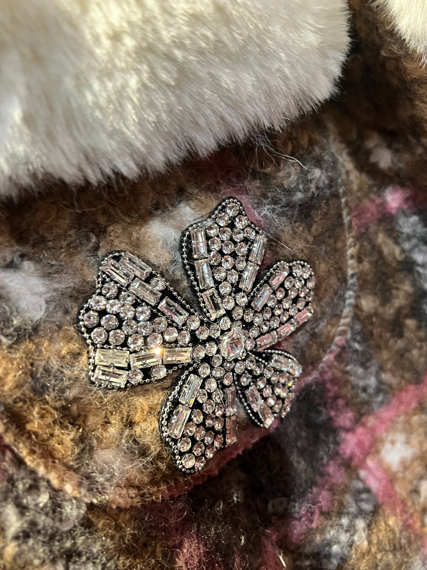 ABpink 🩷 mantella boucle ‘ fantasia tartan con cappuccio , interno in ecopelliccia, patch teschi cristalli