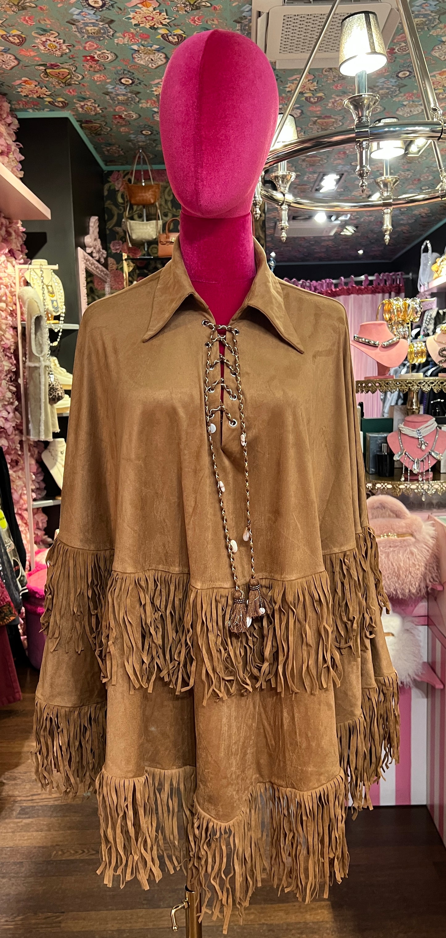 Mon amour Paris cappa in ecosuede con frange color biscotto