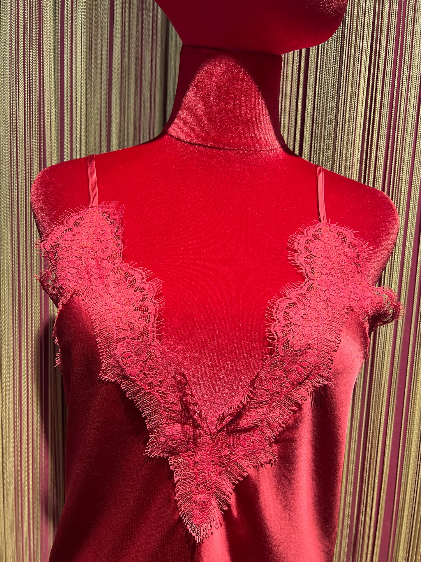 Pink memories top con pizzo allo scollo ciliegia