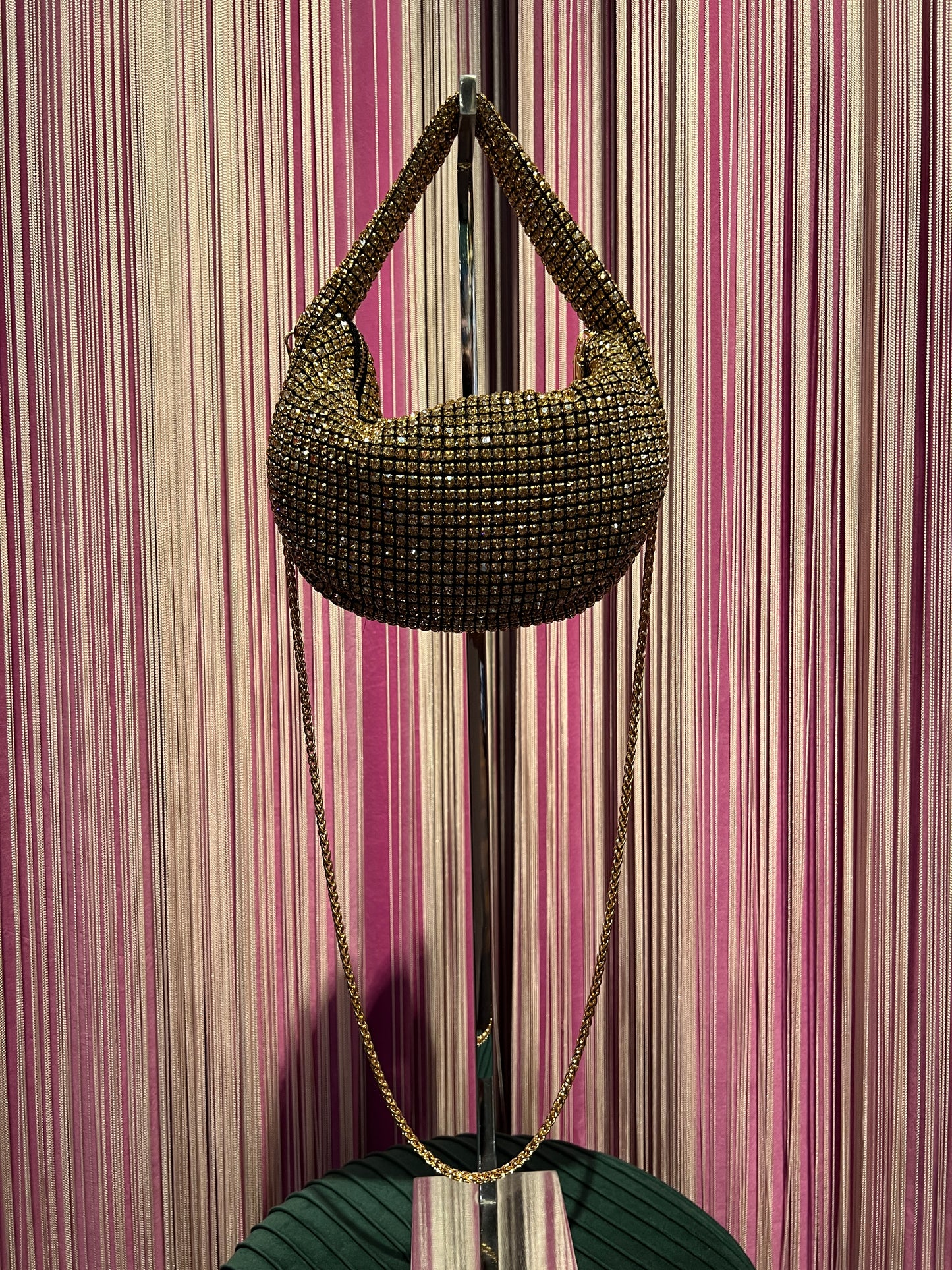 Love & roses borsa a mano full strass con tracolla metallica Gold