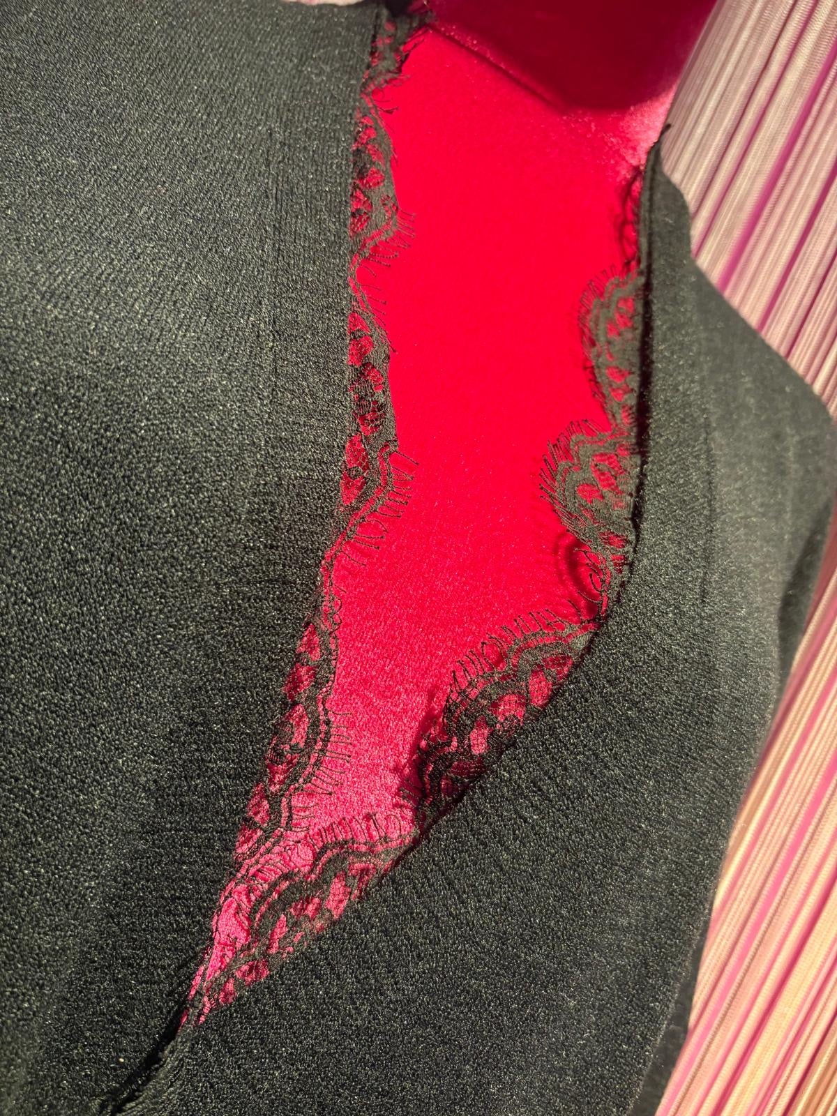 Pink memories cardigan lungo nero con cintura e pizzo nero