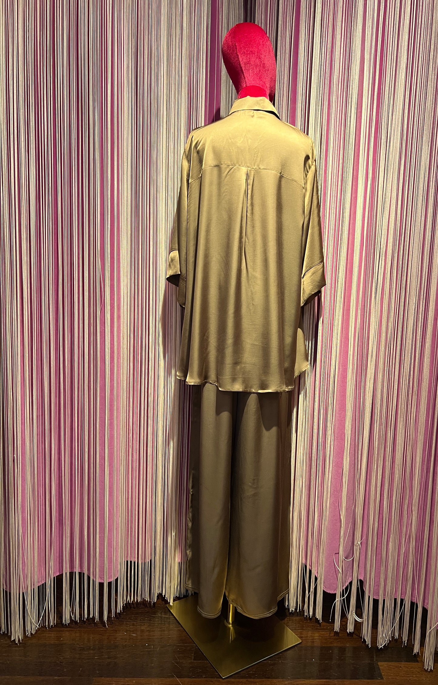 The room completo camicia e pantalone con elastico in vita in viscosa taupe