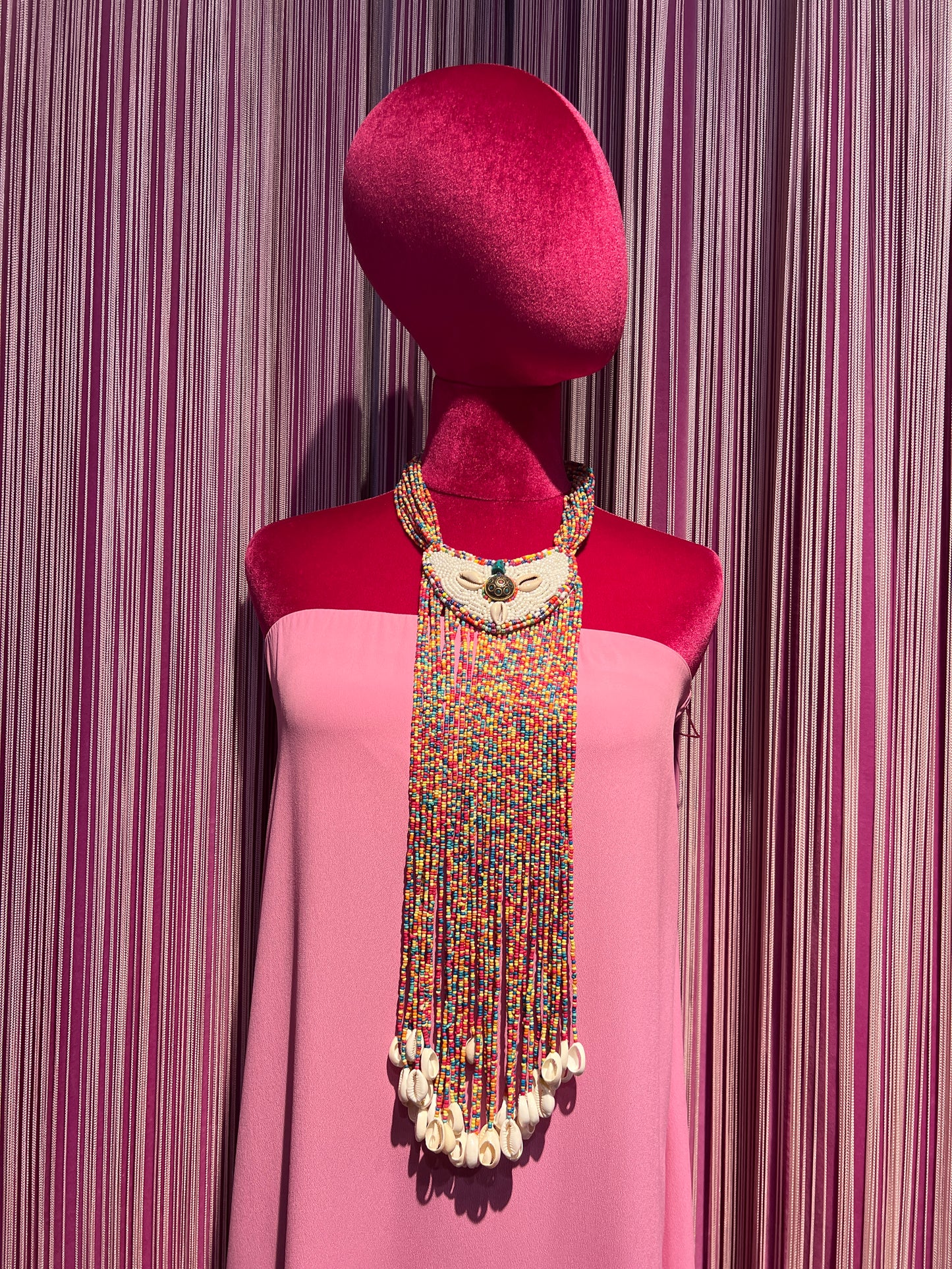 Collana maxi frange di perline multicolor e conchiglie