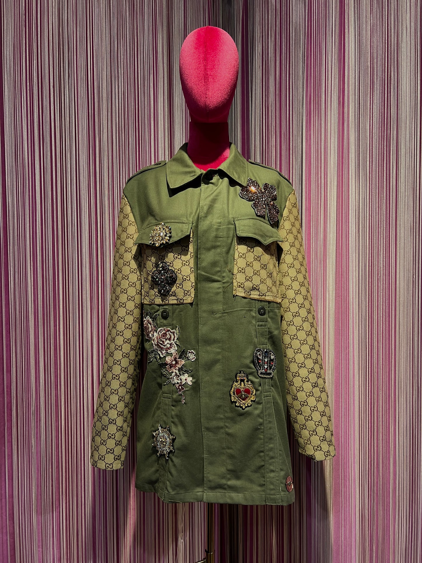 ABpink la verdina , giacca militare con maniche logate e patch fiori cristalli, fiori ricamati e cuore sacro