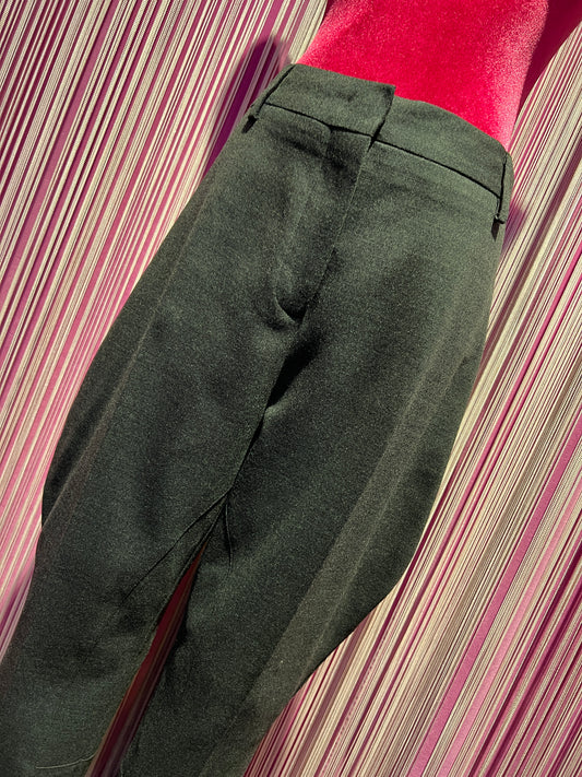 Semicouture pantalone in flanella modello svasato sui fianchi con fondo stretto