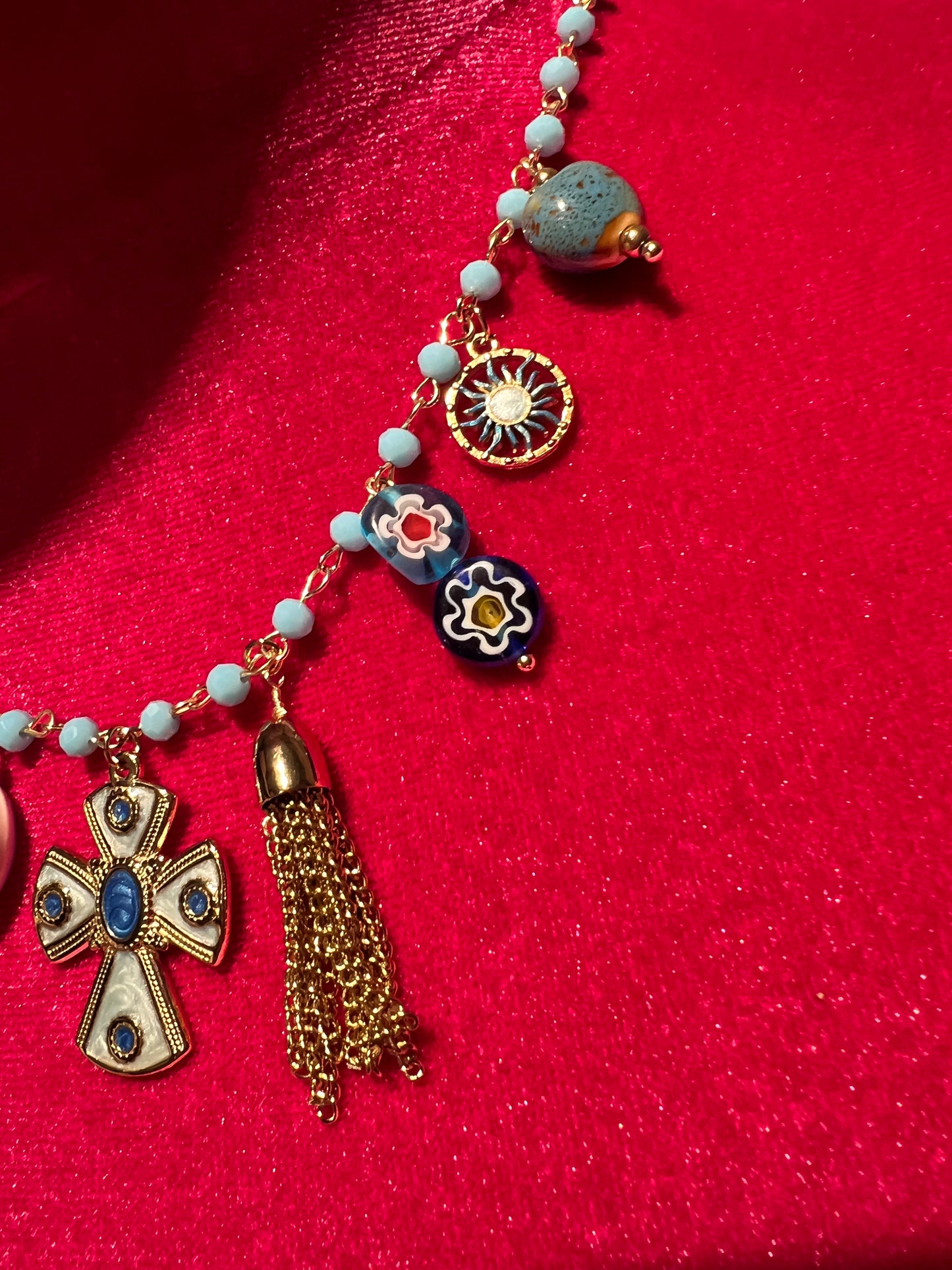 Collana girocollo perline turchesi con croce celeste charms turchesi blu