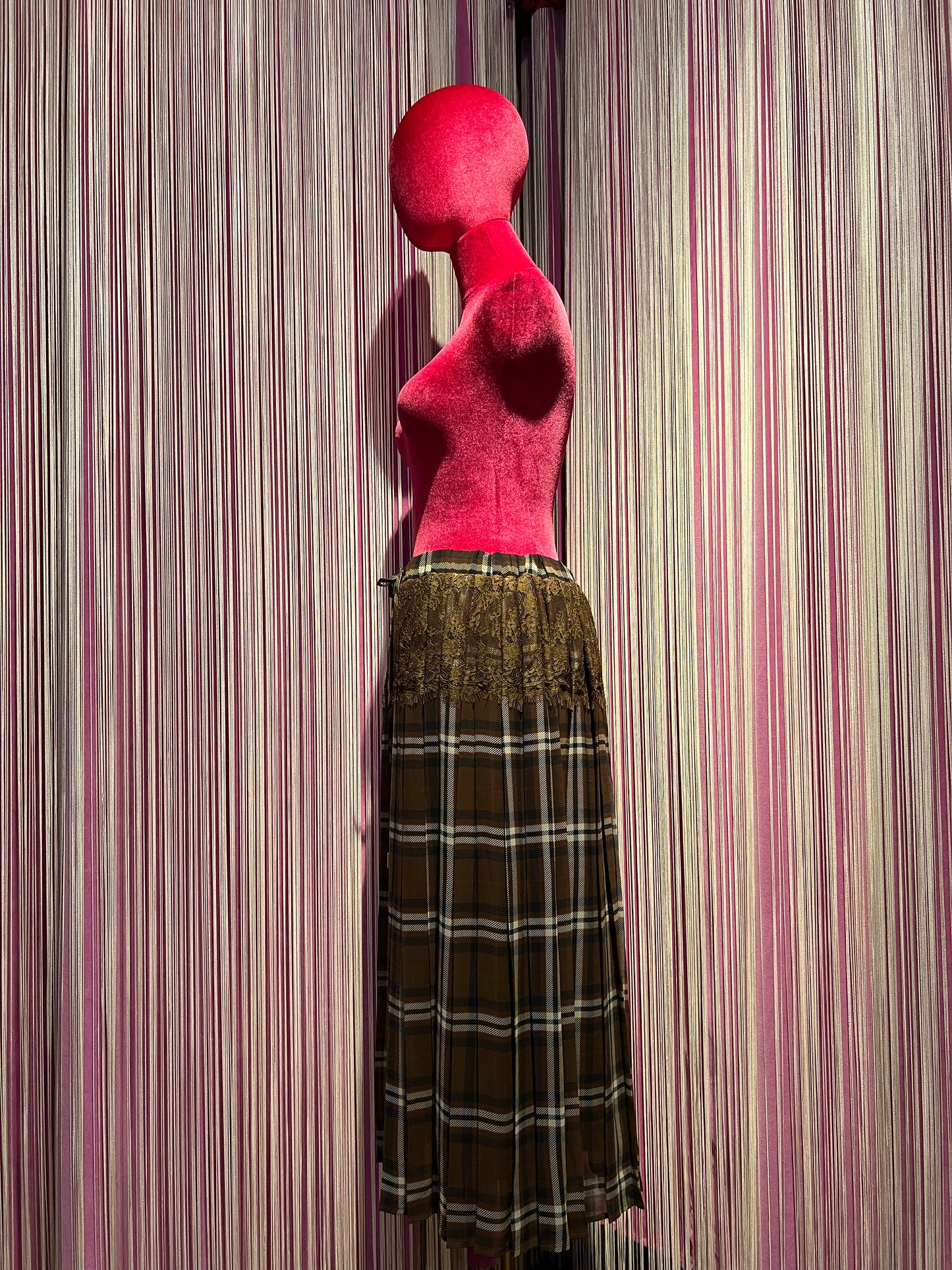 Ermanno Scervino gonna tartan a pieghe in georgette con applicazione pizzo , vita elastica con coulisse