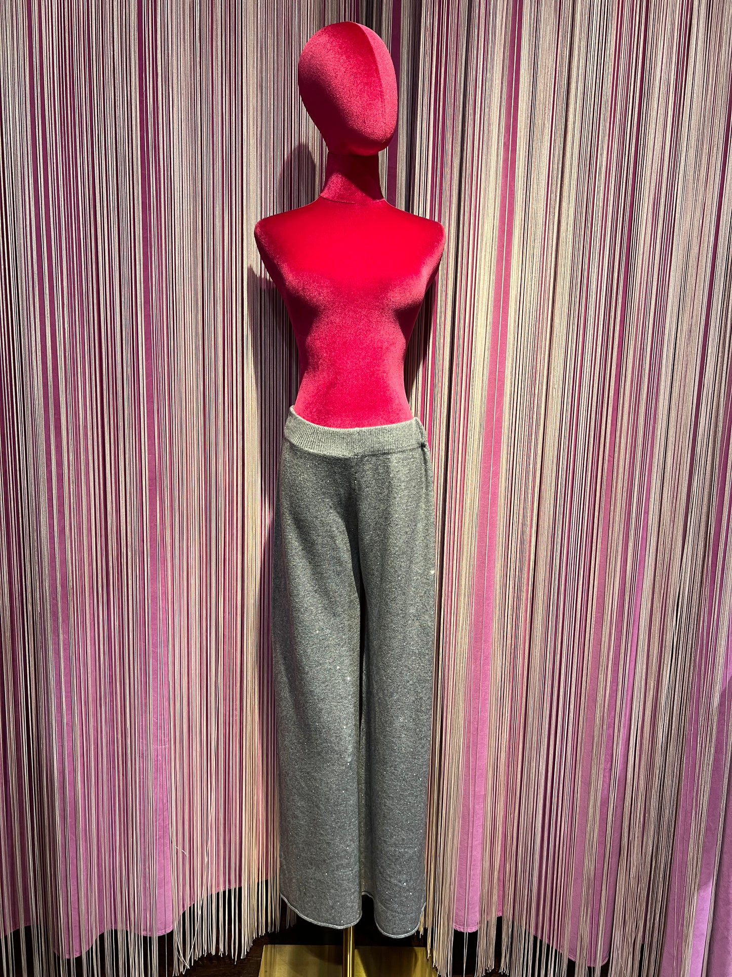 The room completo grigio maglia e pantalone pois cristalli